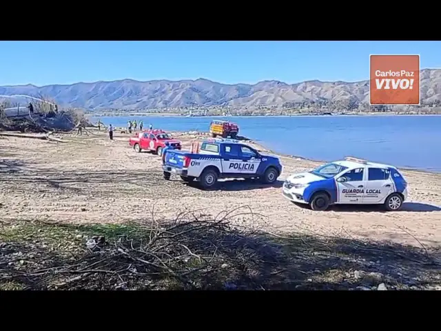 Video: Bomberos sofocaron un incendio en la costa del lago San Roque