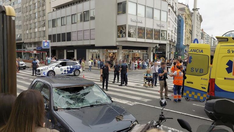 Al menos seis heridos en un atropello múltiple en un paso de peatones en A Coruña