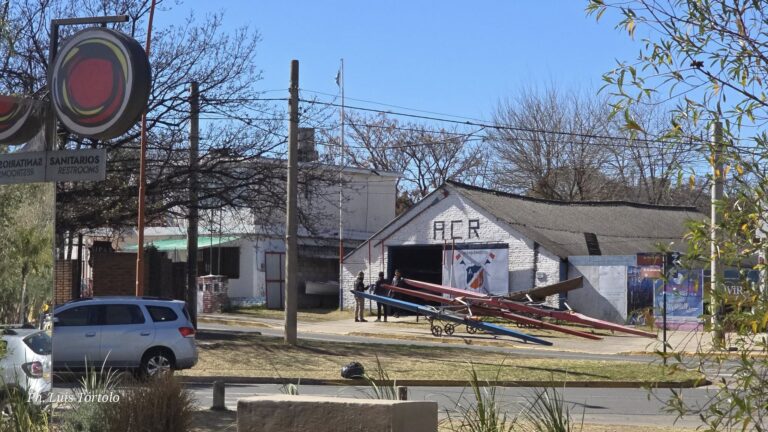 Robaron dos kayaks en el Club de Remo de Carlos Paz y huyeron con los remos