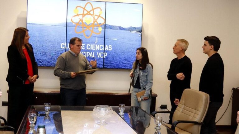 Villa Carlos Paz presentó su Club de Ciencias para jóvenes y niños