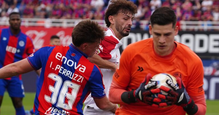 Video: la agresión de Giménez a Perruzzi que dejó con uno menos a Huracán en el clásico ante San Lorenzo