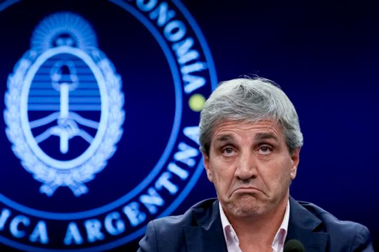 La Justicia ordenó a Luis Caputo informar sobre los US$ 20.000 millones que prestó el FMI