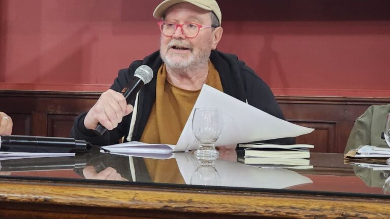 Pedro Solans sensibilizó con su poesía en el ciclo Palabra de Poetas