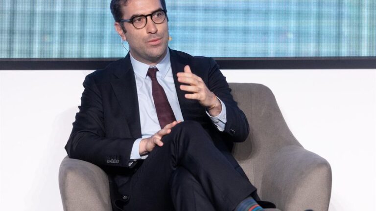 Cuerpo pide «prudencia» después que BBVA plantee seguir con la OPA si obtiene un 30% del Sabadell