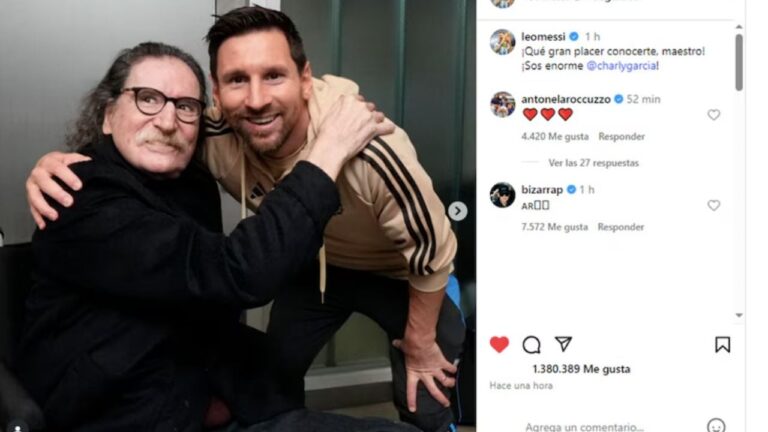 Messi y Charly García  se saludaron y posaron para los fotógrafos