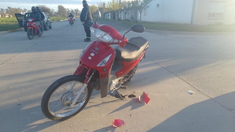 Grave accidente en San Francisco dejó a una motociclista herida