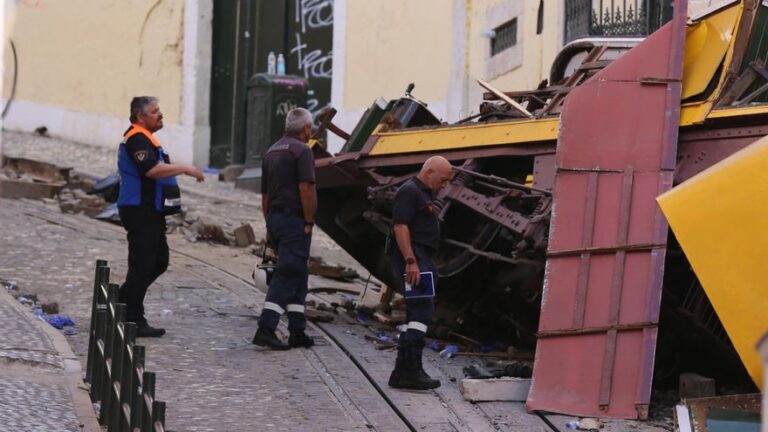 El cable subterráneo entre los vagones del funicular accidentado en Lisboa cedió, según técnicos