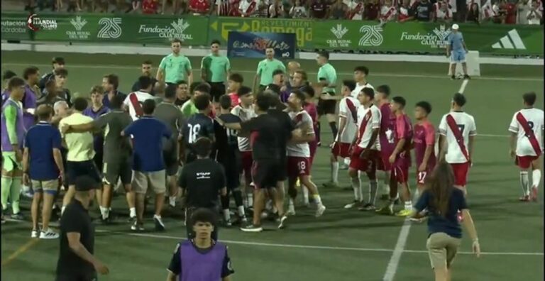 River se despidió del Mundial Sub18 con derrota, expulsiones y disturbios en el cierre