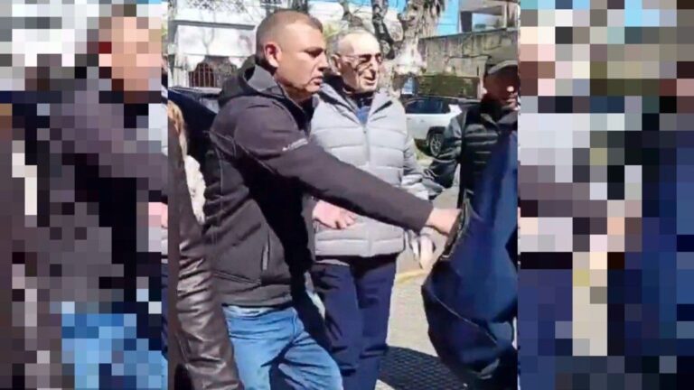 El padre de Javier Milei asistió a votar con una decena de custodios