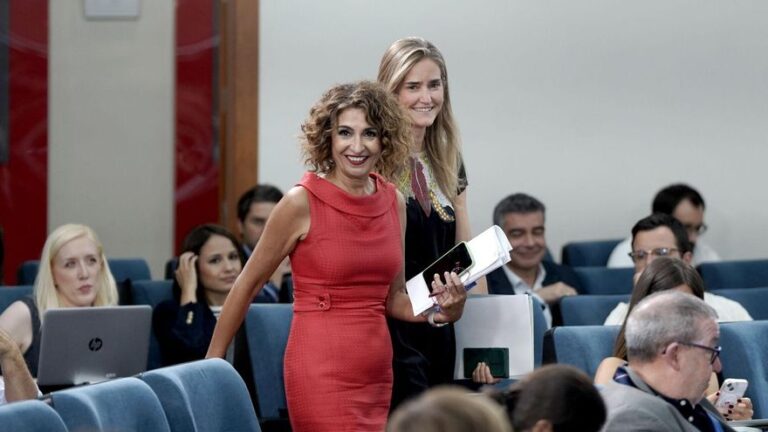 El Gobierno presentará los Presupuestos aunque el Congreso tumbe la senda de déficit y entre amenazas de recurso al TC