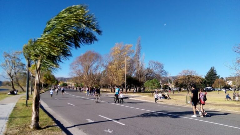 Córdoba: anuncian un miércoles caluroso, con muchos y variados vientos