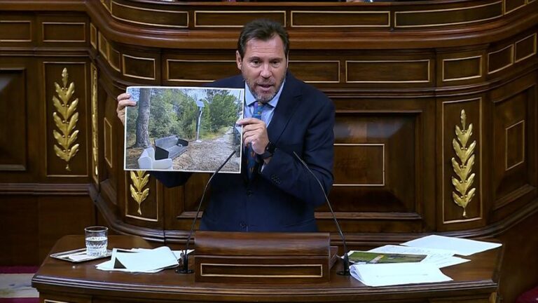 Puente acusa al PP de Ibiza de haber comprado un bus desechado en Madrid por contaminante y hacerlo pasar como uno nuevo