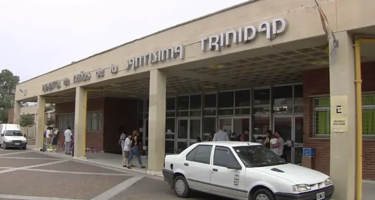 Un adolescente falleció mientras jugaba un partido de fútbol