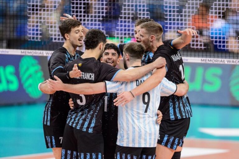 La selección argentina de vóley pone primera en el Mundial ante Finlandia
