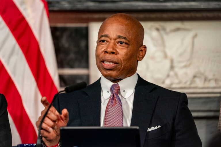 Elecciones en Nueva York: Eric Adams lanza una indirecta sobre su retiro de la carrera por la alcaldía