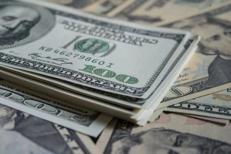 Escalada del dólar: el oficial se vende en $ 1.480 y roza el techo de la banda