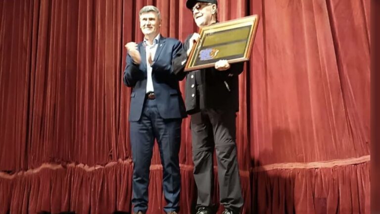 La UNC otorgó el Doctor Honoris Causa a León Gieco