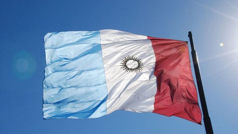 La bandera de Córdoba cumple 15 años: qué significan sus colores?
