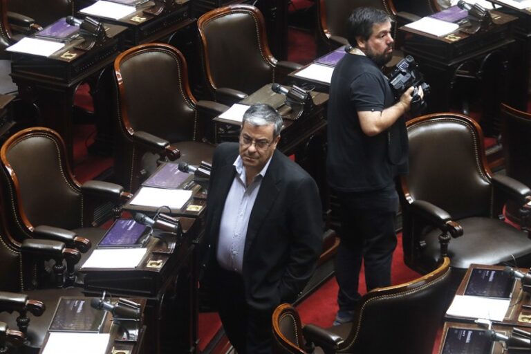 La oposición no compró los anuncios de Milei: «Ofrece una zanahoria de plástico para defender los vetos»