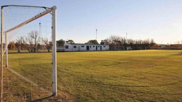 La Calera: murió un jugador tras descompensarse en un partido de fútbol