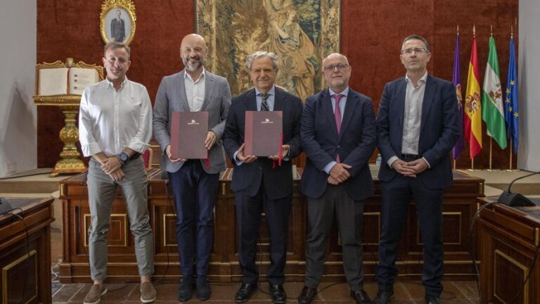 Un convenio de la Diputación de Córdoba y Correos permitirá el pago de los tributos de la Hacienda Local mediante giro postal