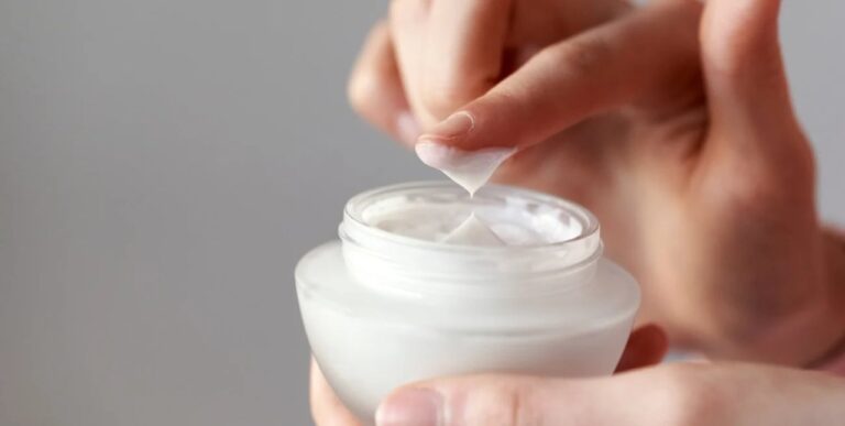 ANMAT prohibió una decena de productos cosméticos para el rostro