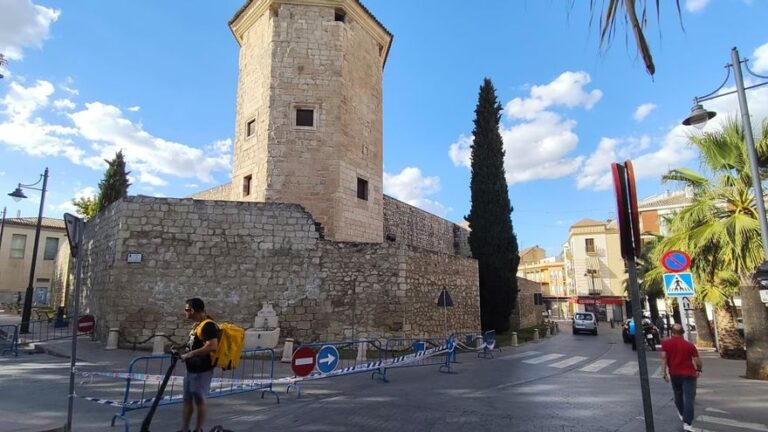 El desplome acelera la necesidad de una rehabilitación integral del castillo de Lucena