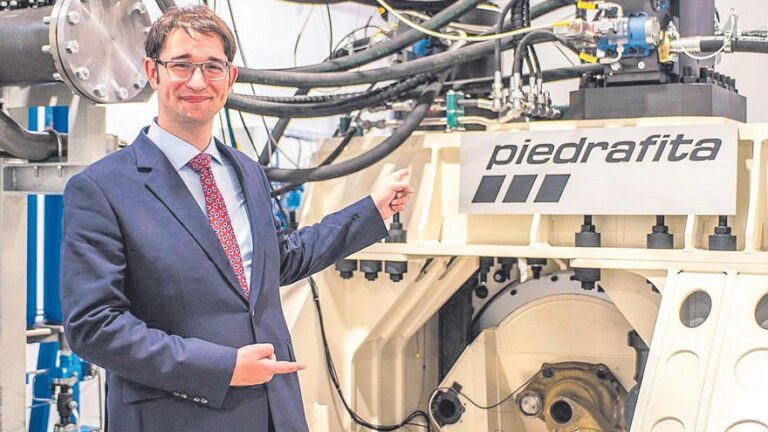 De los ralis a los tanques, Piedrafita marca el camino de la automoción