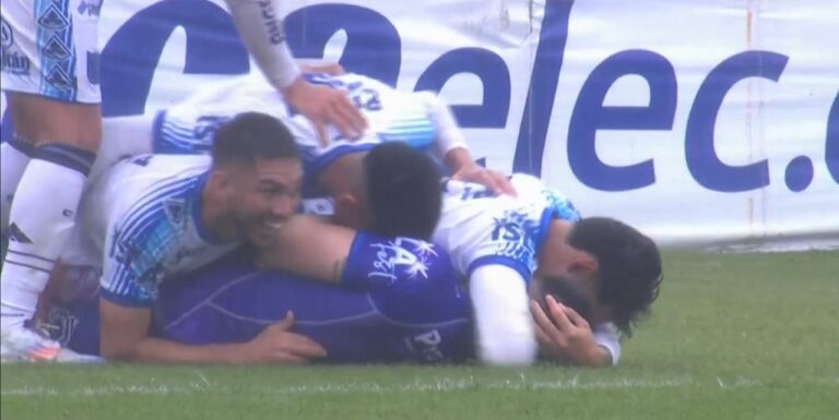 Un gol increíble: el arquero de San Telmo anotó desde 80 metros