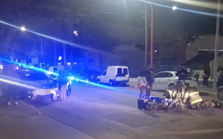 Accidente en el centro de Carlos Paz: una motociclista resultó herida