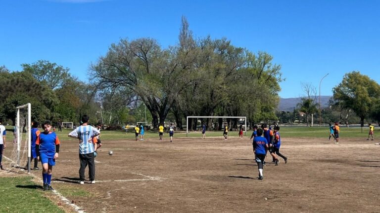 Niños compartieron una jornada deportiva con la Liga Municipal