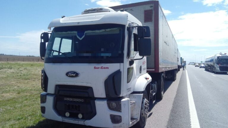 Tragedia en Córdoba: camionero embestido murió en el acto