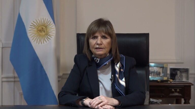 Patricia Bullrich felicitó a la Policía de Perú por detener a Pequeño J, pero «se olvido» de la bonaerense
