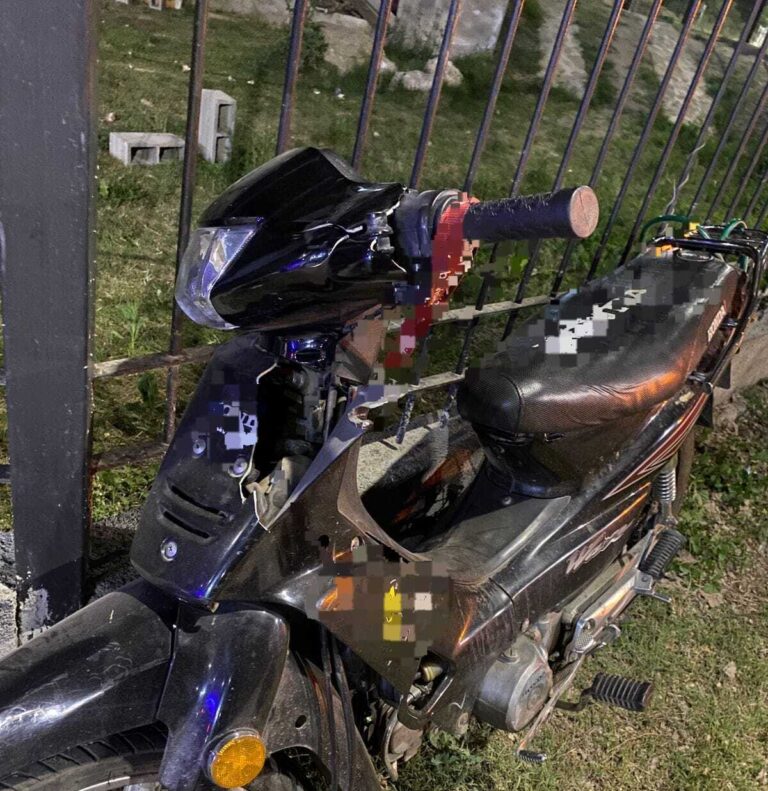 Carlos Paz: Una motociclista resultó herida tras perder el control de su vehículo