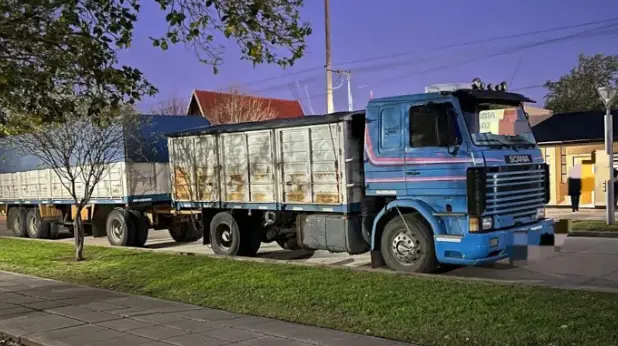 Robo de Soja en Córdoba: Secuestran un camión y dólares tras allanamientos