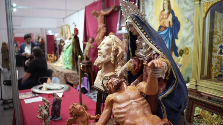 La Feria Cofrade de España e Iberoamérica en Córdoba, en imágenes