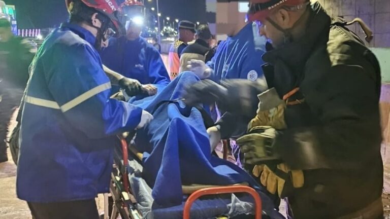 Despiste en la Circunvalación: cuatro jóvenes heridos y una chica grave