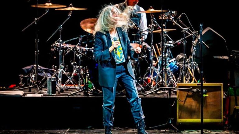 Patti Smith en el Teatro Real: una espectacular noche de rock, lucha y poesía en el ópera