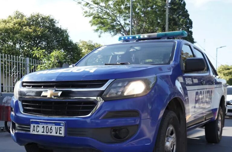 Córdoba: una iglesia en Villa Serrana se incendió con 80 personas adentro