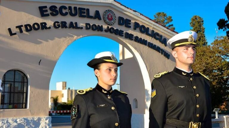 Abrieron las inscripciones para ser policía: qué requisitos se deben cumplir?