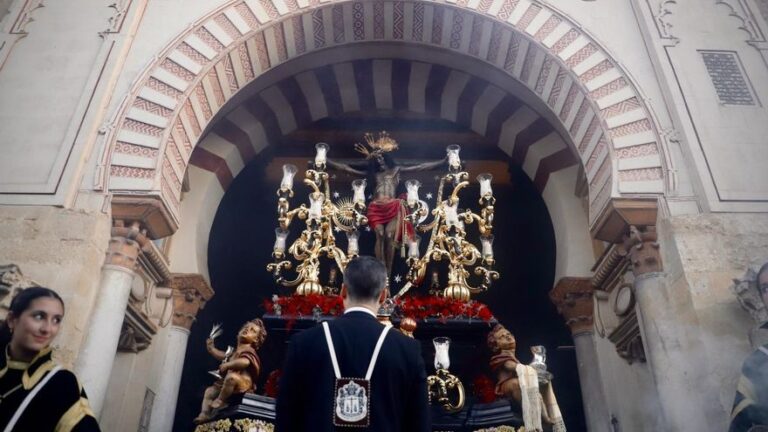 Fin de semana de traslados tras el Magno Vía Crucis