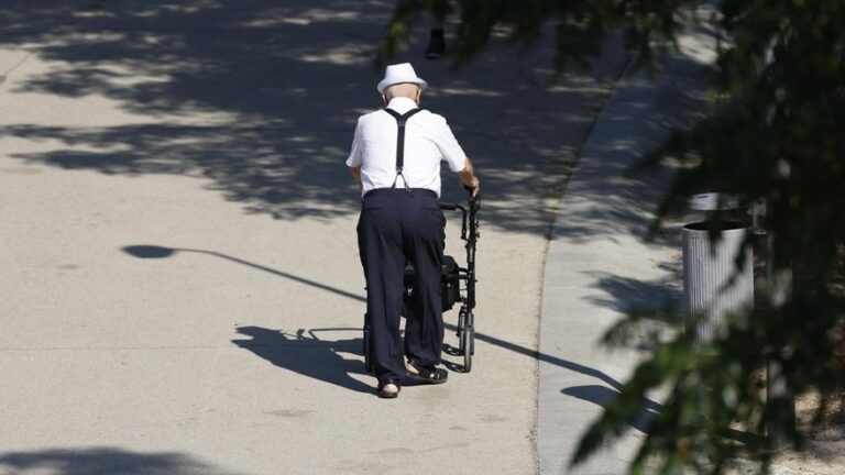 El ‘caso Antonio’ de Valencia destapa los fallos en la detección del aislamiento en ancianos: «La soledad extrema no se revela a gritos»