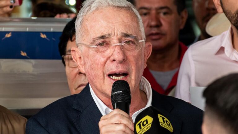 La justicia de Colombia anula la condena a prisión al expresidente Álvaro Uribe por delito de soborno