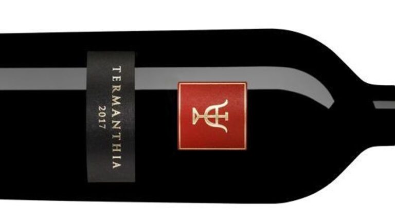 Artesanía, tiempo y alma eterna en una botella