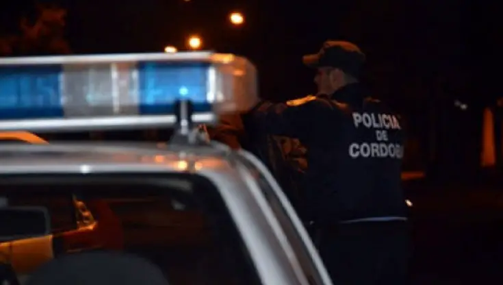 Tragedia en San Marcos Sud: Murió un policía retirado tras ser golpeado al intentar sacar a una persona ebria de un baño