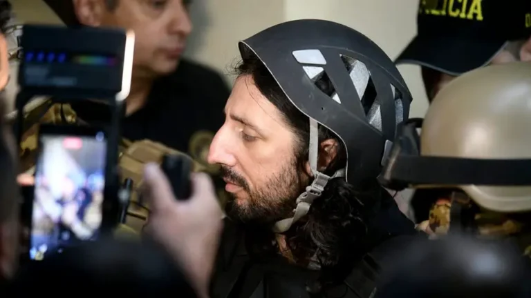 Doble femicidio: Lautra no respondió preguntas y renovó su planteo ante la fiscal