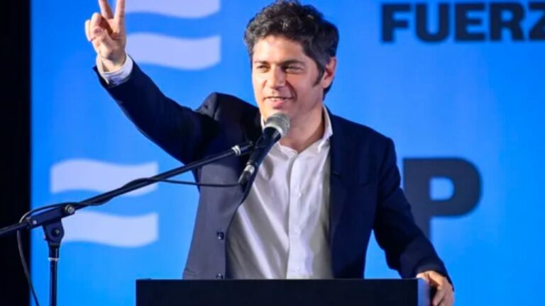 Kicillof reunió a más de 40 intendentes en Berazategui y pidió no enredarse en discusiones internas