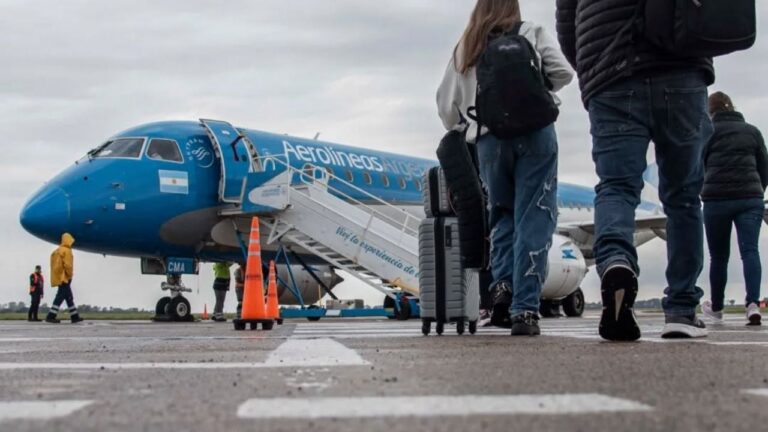 Reinauguraron los vuelos Buenos AiresRío Cuarto tras la remodelación del aeropuerto