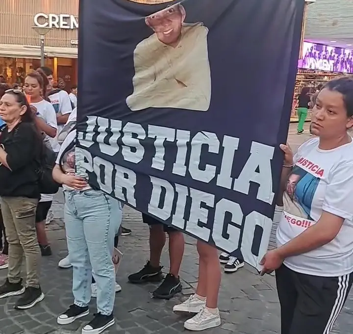 Realizaron una nueva marcha pidiendo justicia por Diego Pérez