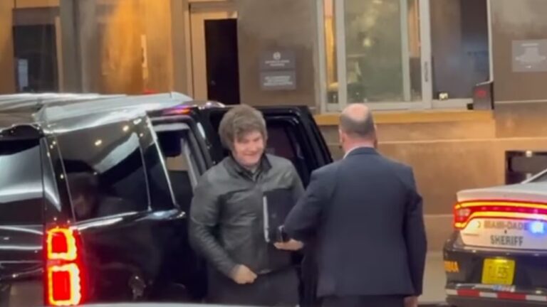 Javier Milei ya está en Estados Unidos para participar de un foro empresario